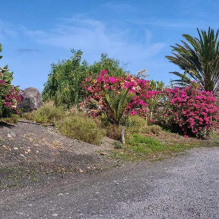 Casa Atlantida-quiet House With Balcony And Fast Wifi Semesterbostad *